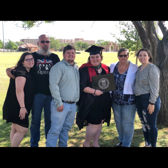 Meet your Posher, Emily - Picture 4 of 5